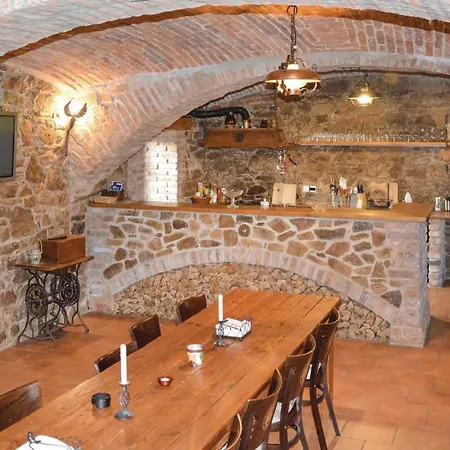 Four Bedroom Holiday In Rybniky Vakantiehuis Krasna Hora nad Vltavou